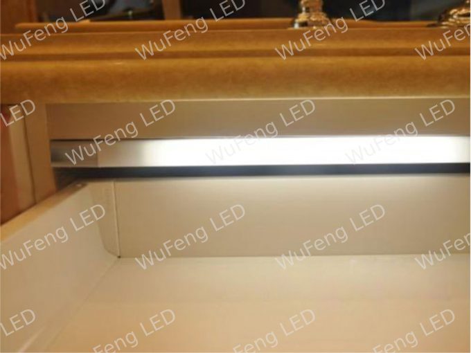 Ultradünn LED Linearleuchte 4
