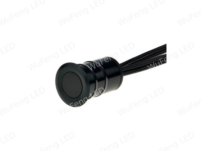 Eingebauter türgesteuerter Sensor‑Schalter