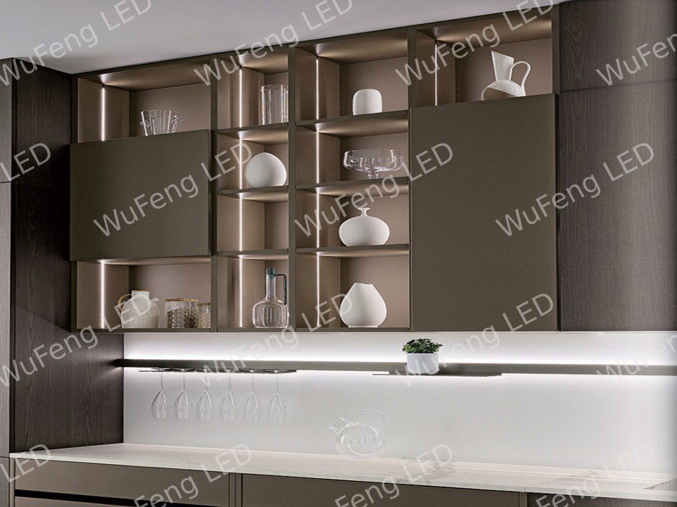 Produktname: Aluminium-Linienleuchte mit getrenntem Kabel 1